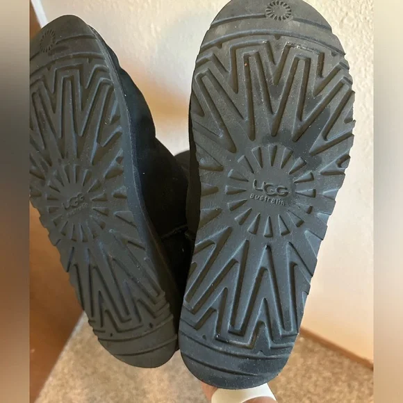 Women’s Ugg Boots Tall Black Size 9 - Picture 3 of 5